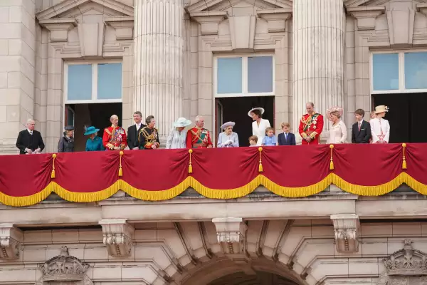 Kate Middleton se disculpa en una carta por no asistir a Trooping the Colour