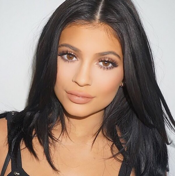 El maquillista comparte el look final de Kylie tras maquillarla.