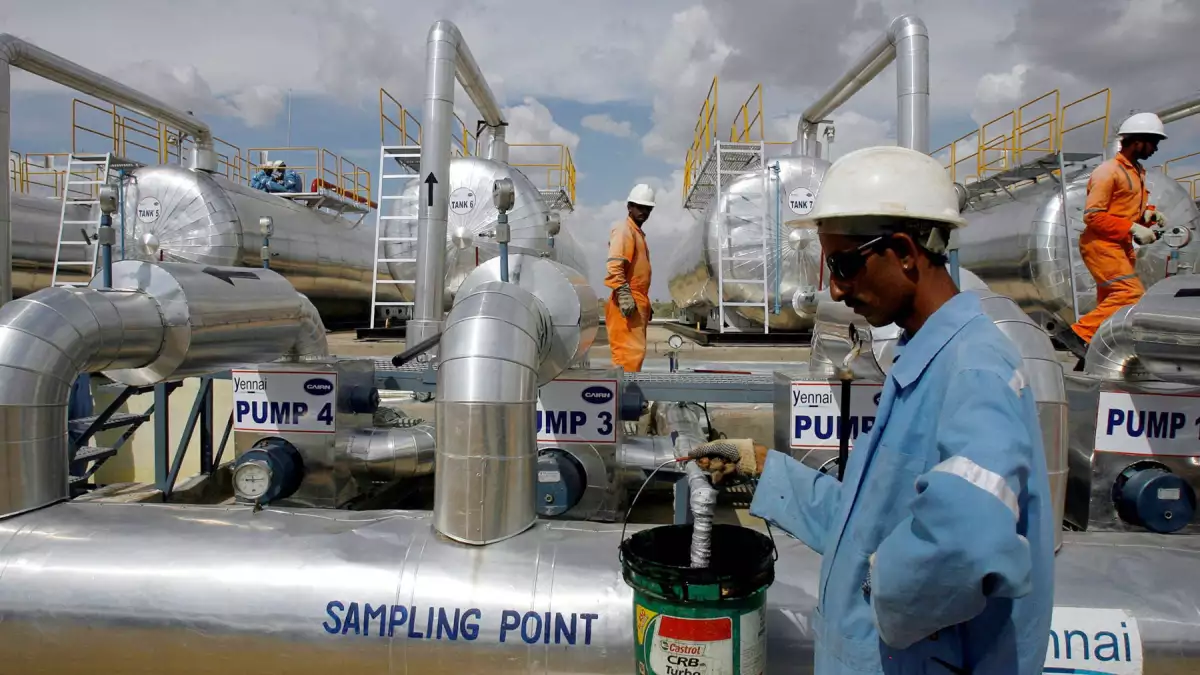 El aumento de los futuros del diésel en Estados Unidos y más recortes a la producción de Arabia Saudita y Rusia dispararon a máximos los precios del petróleo.