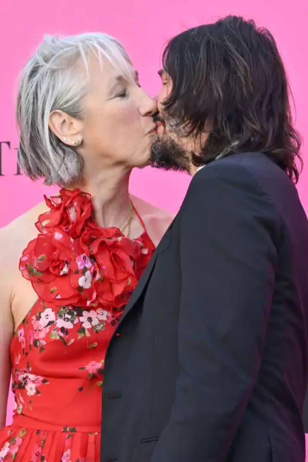 El actor Keanu Reeves y su novia Alexandra Grant en una gala en Los Ángeles