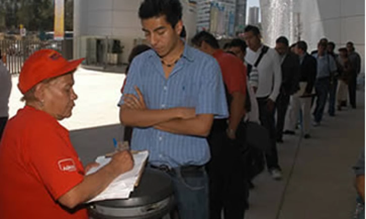 75% de los nuevos empleos creados en junio, se concentraron en las industrias de la construcción, de la transformación y de servicios. (Foto: Notimex)