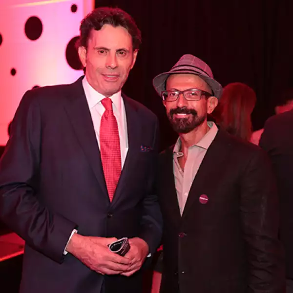 Carlos Cordova Plaza,Óscar Roman