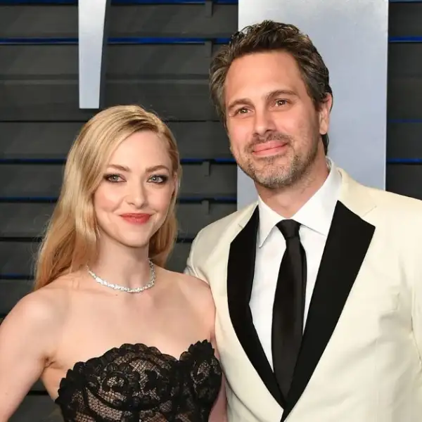 Amanda Seyfried y Thomas Sadoski 