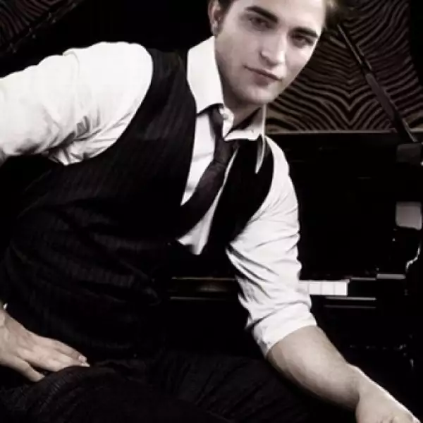 Hace poco surgió el rumor de que mantiene un romance con su coprotagonista, Kristen Stewart, pero lo cierto es que ella está feliz con su novio y Robert quiere enfocarse en su trabajo.