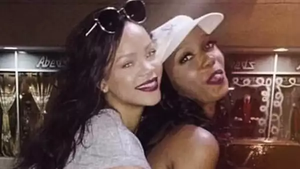 rihanna-prima (1).jpg