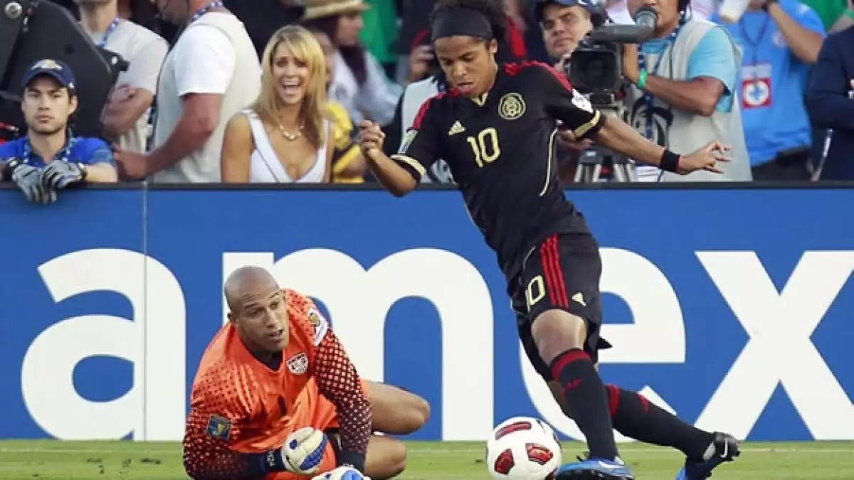 Giovani Dos Santos anota un gol a EU