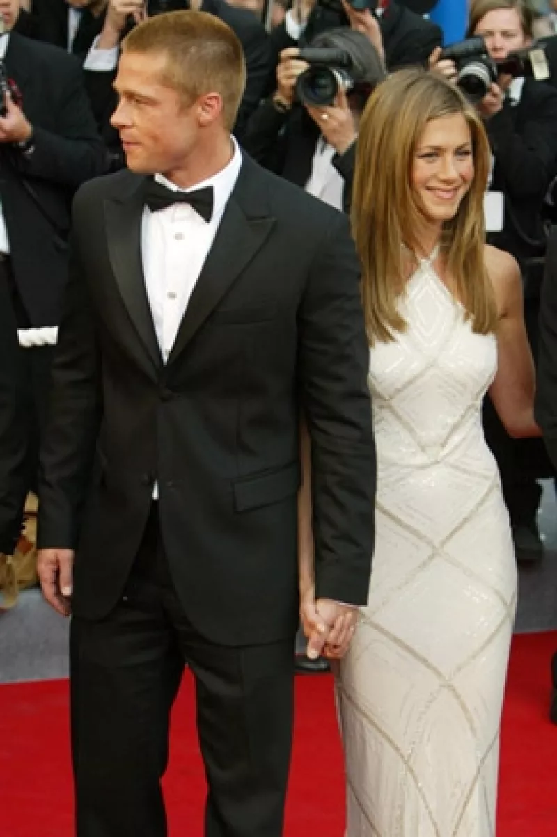 El actor habló con su ex esposa para expresarle cuán encantado estaba por su próximo enlace matrimonial con el actor Justin Theroux.