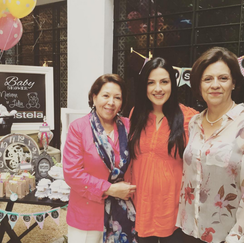 Lidia fue súper consentida por su familia y amigos durante su embarazo.