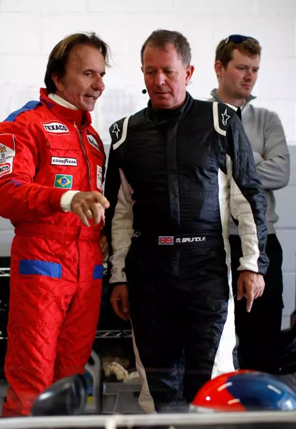 Para él, lo más importante es tener perseverancia y disciplina para conseguir cualquier resultado. Aquí lo vemos aconsejando al corredor Martin Brundle.