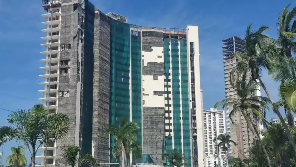 Ingresos de 80 pesos al día y sin vida nocturna: Acapulco a un año de Otis