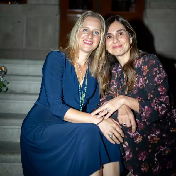 2-Emma Seppälä y Lucía Tood.jpg