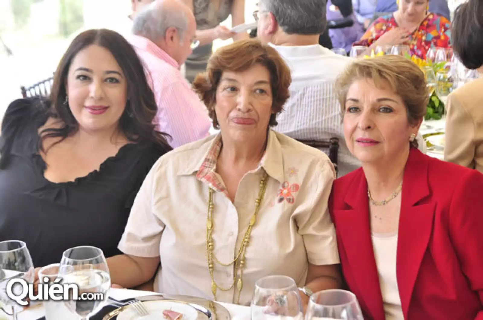 Rosa Martha de la Peña,Yolanda Flores y María Elena Rodríguez