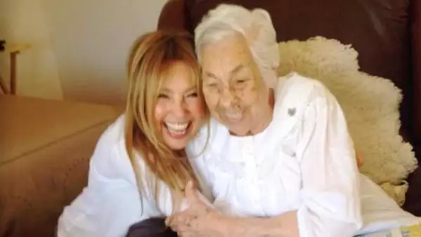 Thalía, Eva Mange