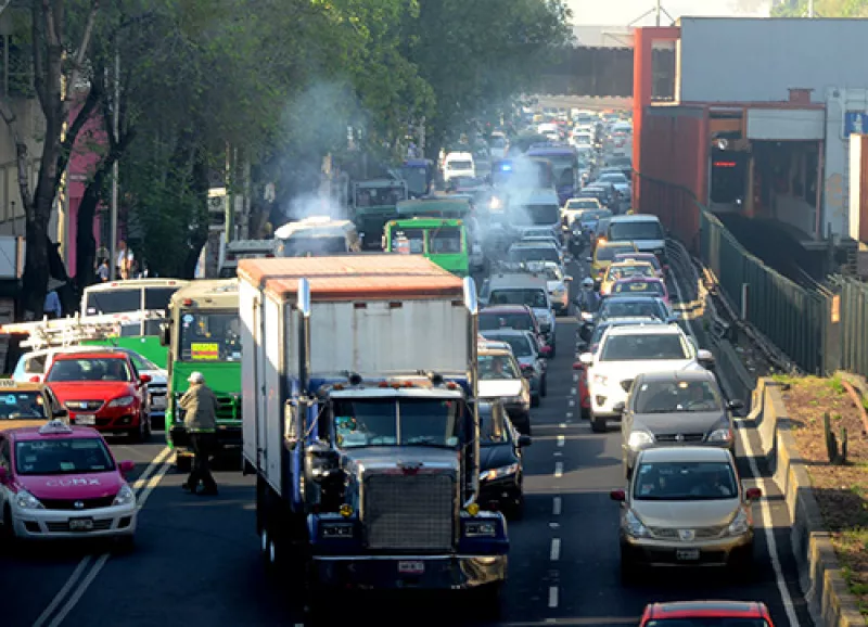 cami�n contaminante