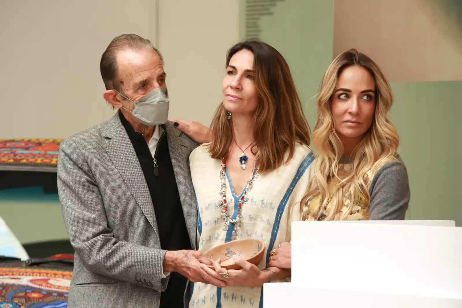 HOMENAJE A MARIE THÉRÈSE HERNAND DE ARANGO