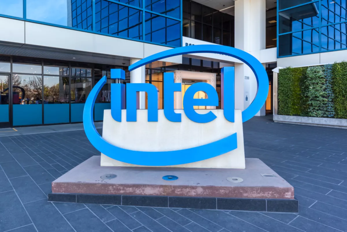 Intel quiere abrir sus fábricas a producción de chips automotric
