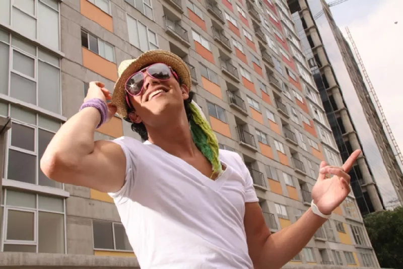 El cantante lanza este 1o. de junio el primer sencillo de su segunda producción discográfica, luego de dos años de haberse dado a conocer en la escena musical mexicana con `Fresas con vodka´.