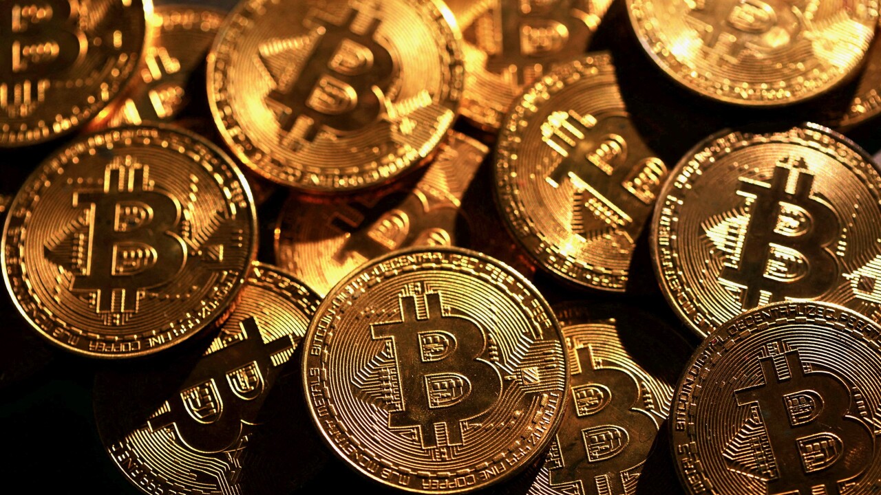 Bitcoin decepciona como “oro digital” ante ola de incertidumbre; ¿va a  subir o bajar su precio?