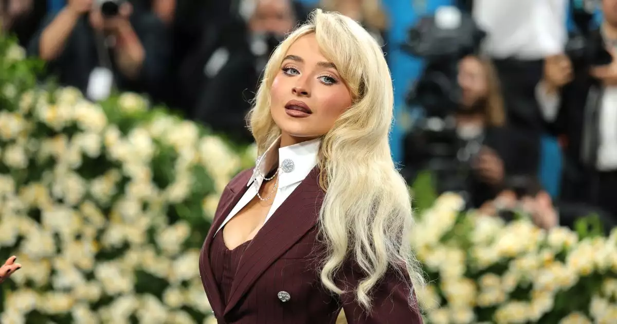 Sabrina-Carpenter-Alicia-en-el-pais-de-las-maravillas