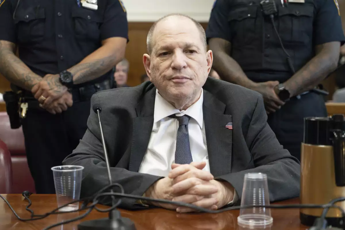 jurado del nuevo juicio contra harvey weinstein inicia deliberaciones