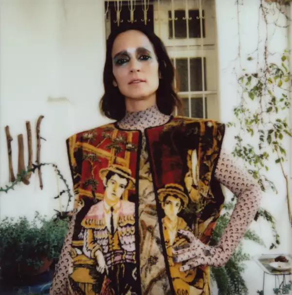 julieta-venegas-portada-elle-mayo