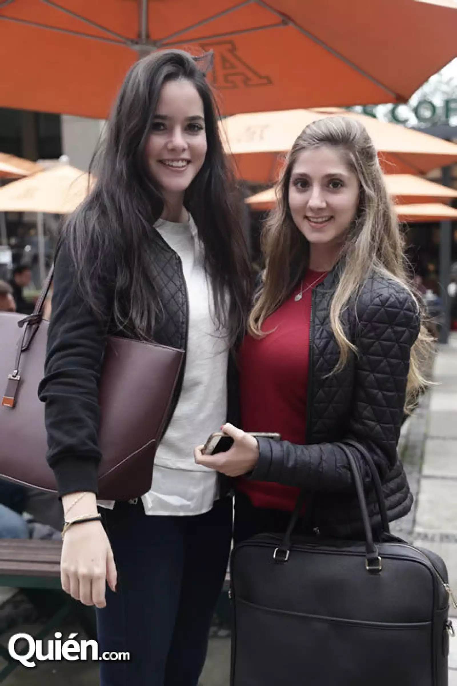 Ximena Ezquerro y Regina Calleja