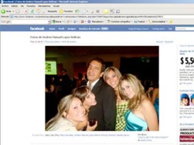 El vástago de AMLO fue fotografiado usando unos tenis diseñados por el cantante Kanye West para Louis Vuitton que cuestan 870 dólares, alrededor de 11 mil 900 pesos, lo que motivó el escándalo.