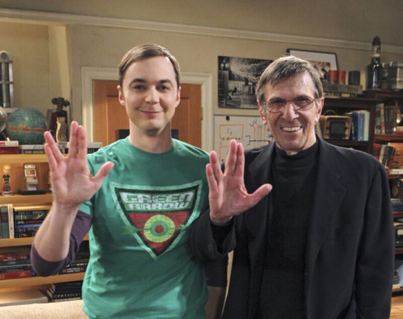 Todavía en el 2012, el actor estuvo con el set de la serie The Big Bang Theory. Aquí aparece con Jim Parsons, quien interpreta a Sheldon Cooper.
