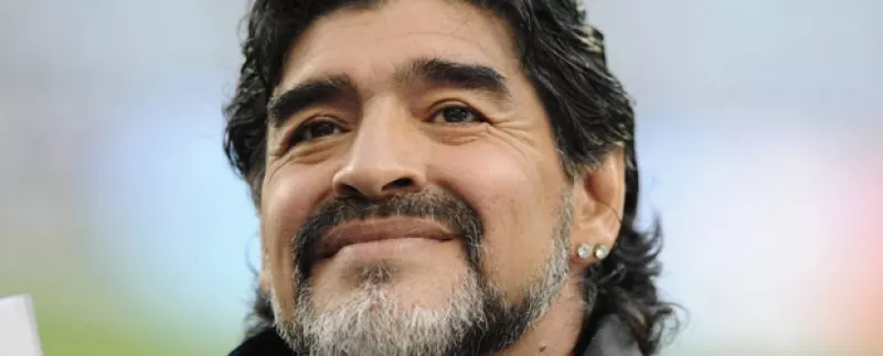 Maradona tiene 50 años.