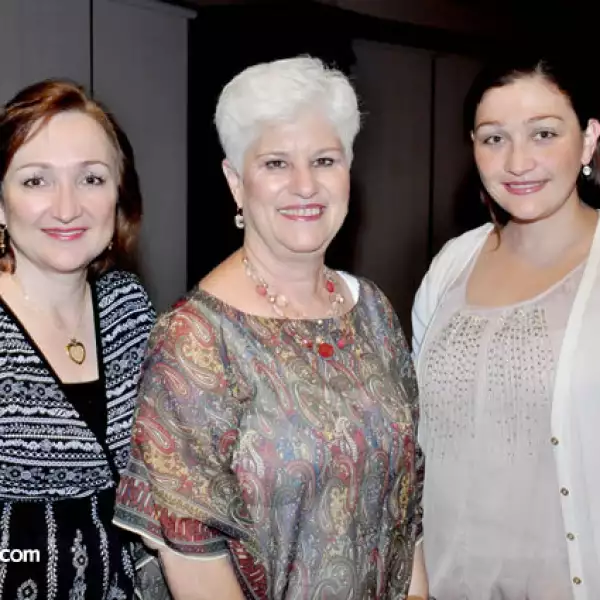 Thelma Zambrano de Hoyos, Bertha Gómez Garza y Bárbara Bortoni de Santillán