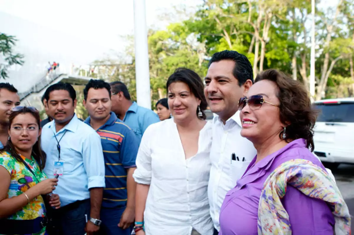La ex lideresa sindical dejó el hospital donde estaba recluida para asistir al funeral de su hija, en una funeraria de Cuajimalpa.