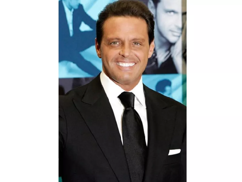 Este 11 de febrero comienza la serie de conciertos de El Sol, por ello te presentamos los mejores videos que ha lanzado el cantante a lo largo de su carrera artística.