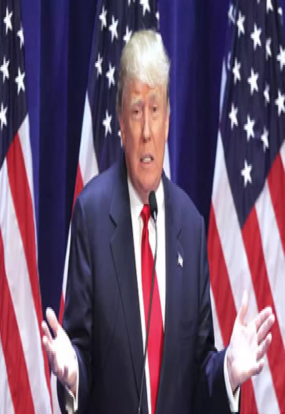 La cadena más importante de habla hispana en EU ha anunciado que termina toda relación con las compañías del empresario tras sus declaraciones hacia los mexicanos.