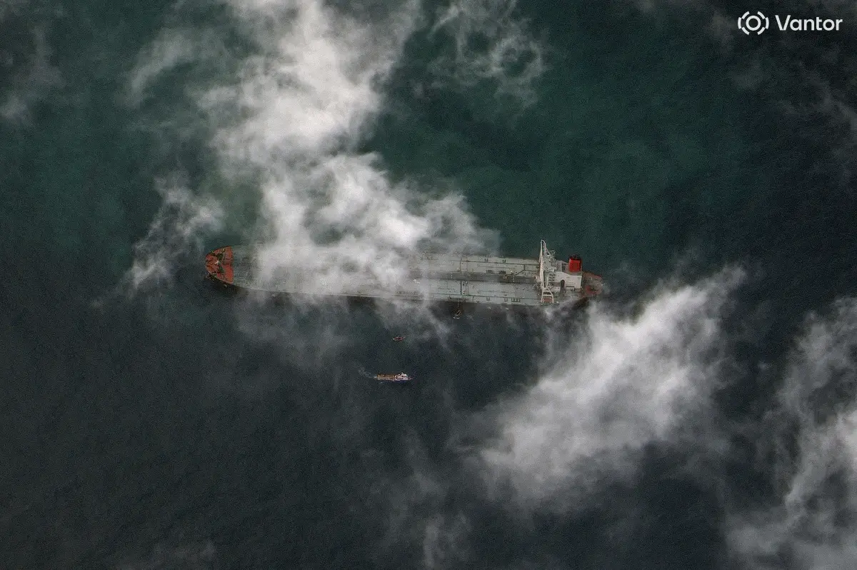 Una imagen de satélite muestra el Skipper, un transportista de crudo muy grande y el primer buque relacionado con Venezuela incautado por los Estados Unidos el 10 de diciembre, cerca de la costa de Galveston, Texas, EE. UU., el 21 de diciembre de 2025.