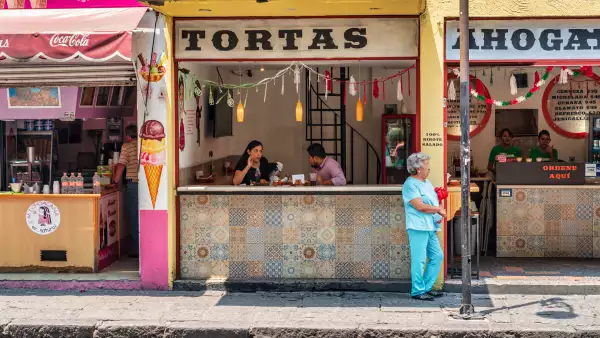 La inflación en México repunta a 3.8% en noviembre: electricidad y transporte público aprietan el bolsillo