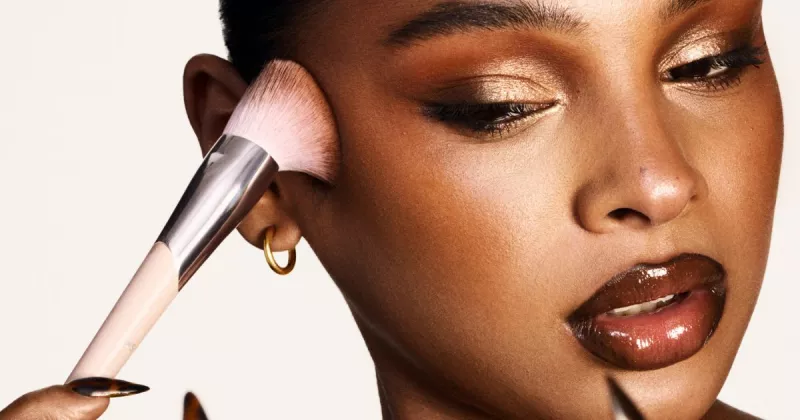 Rihanna  fenty beauty  (1).jpg