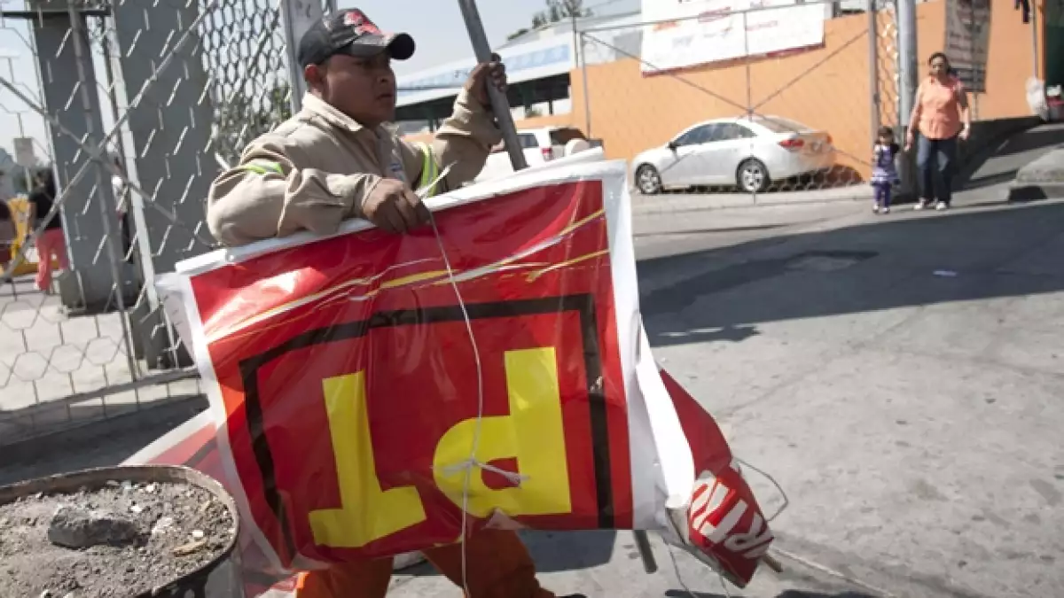 propaganda electoral plástico basura