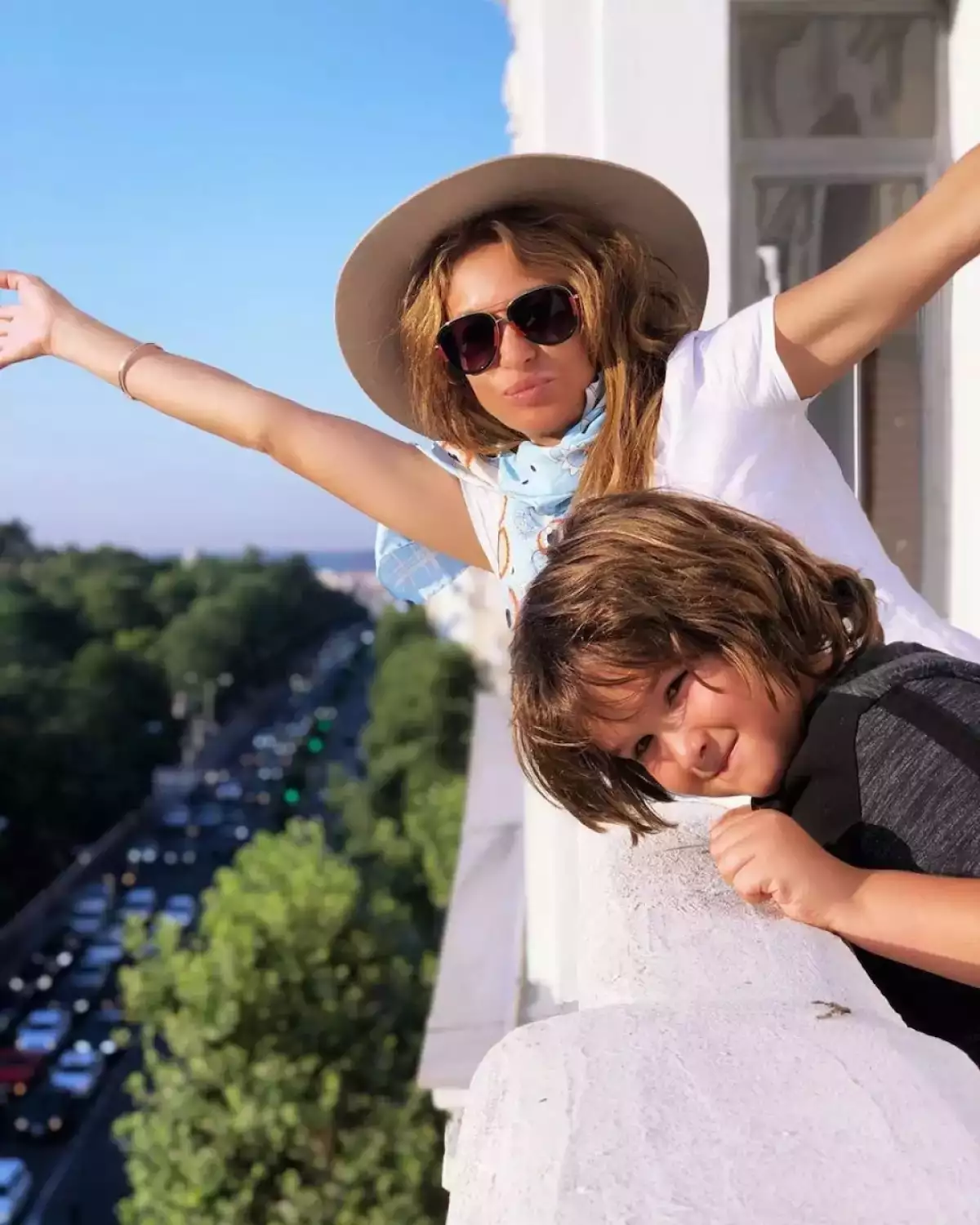 Paulina Rubio y su hijo mayor Andrea Nicolás