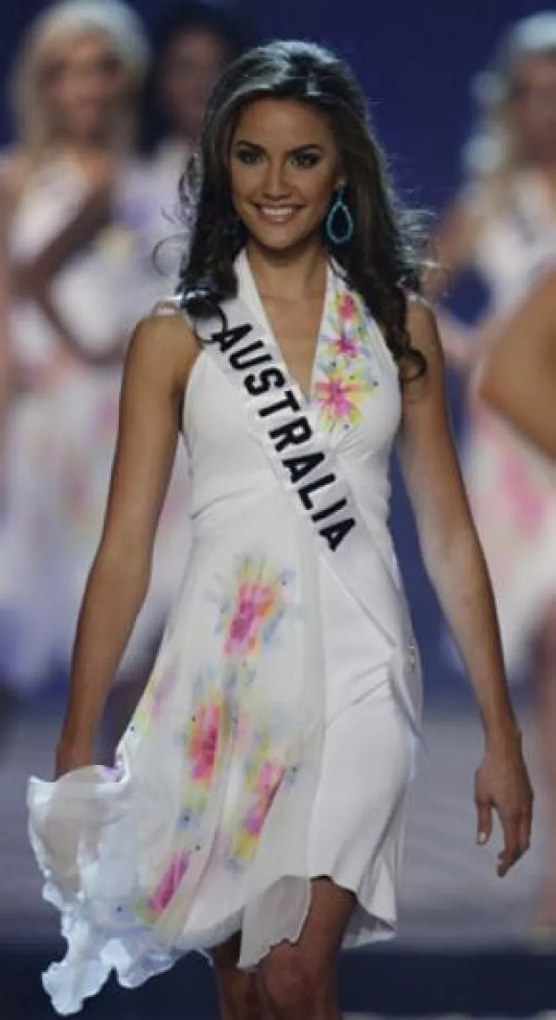 La Organización Miss Universo haría lo que sea por llamar la atención sobre el HIV/sida. Hasta poner a sus aspirantes a inflar condones en competencia.
