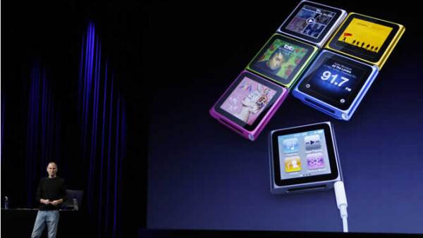 Una nueva línea de iPods, de los cuales destaca el iPod Touch equipado con 2 cámaras y el iPod Nano Touch.