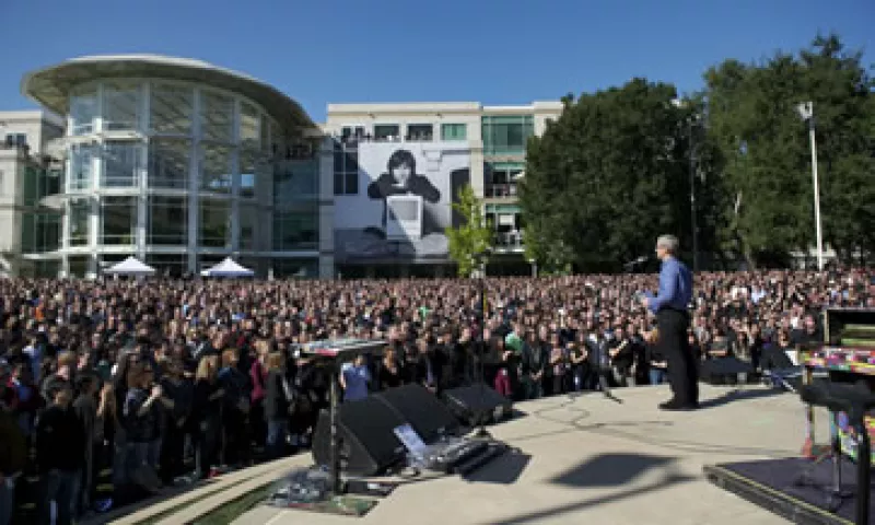 Tim Cook, actual CEO de la firma, guió la conmemoración para Steve Jobs. (Foto: Cortesía Apple)