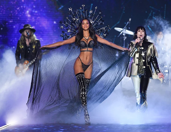 Victoria's Secret Fashion Show, Runway, New York, USA - 08 Nov 2018
