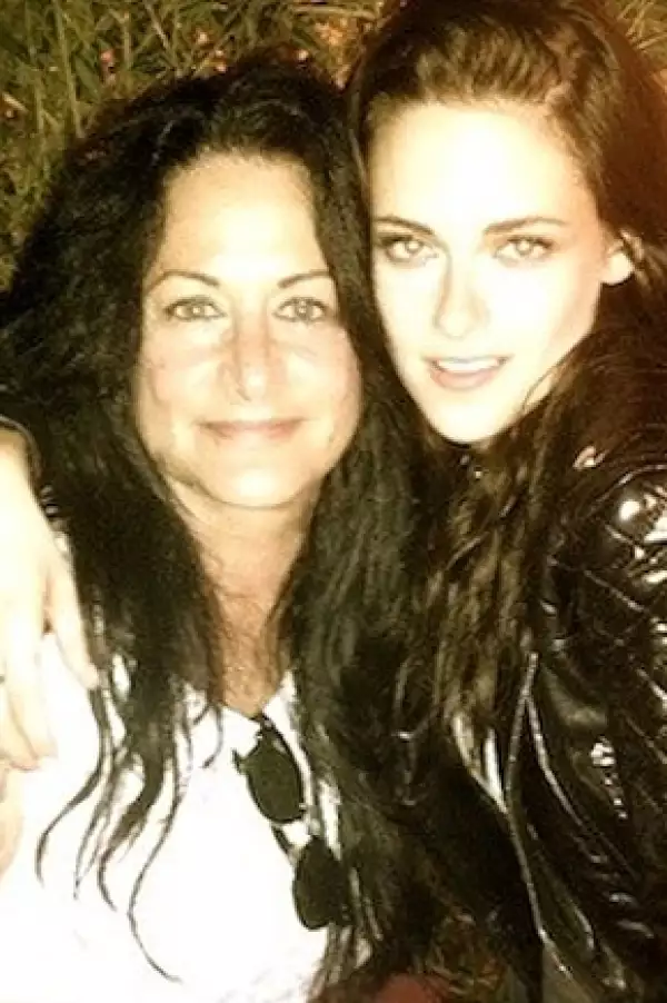 Jules considera que Kristen y Robert tienen que estar juntos.