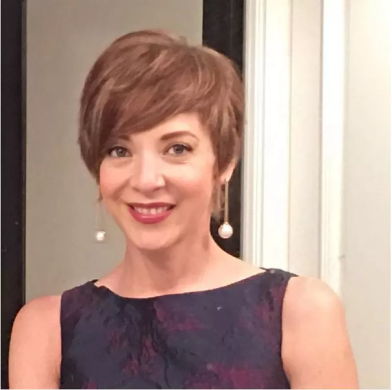 Luego de anunciar que había sido intervenida quirúrgicamente por tumores cancerígenos, la actriz se muestra entusiasta y presume nuevo corte de pelo.