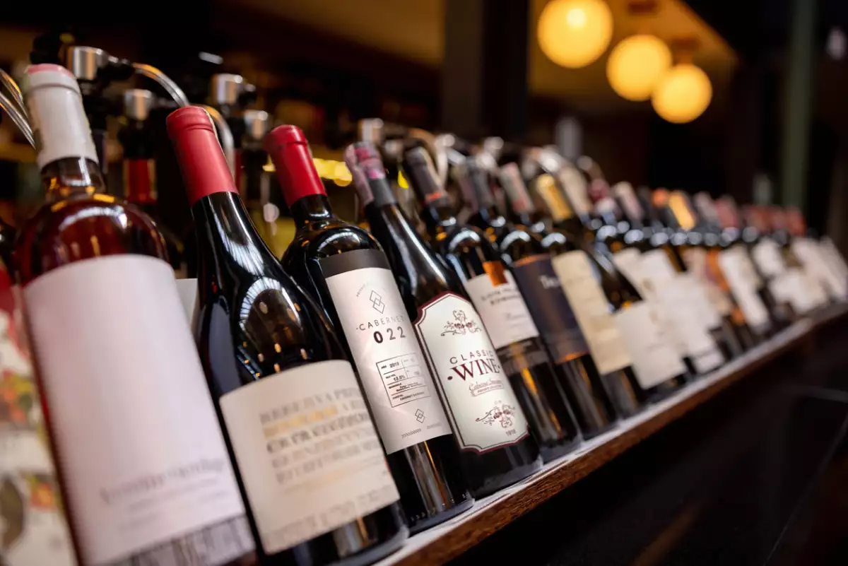 Arrestan a hombre en Francia por robar 7 mil botellas de vino de 500,000 euros