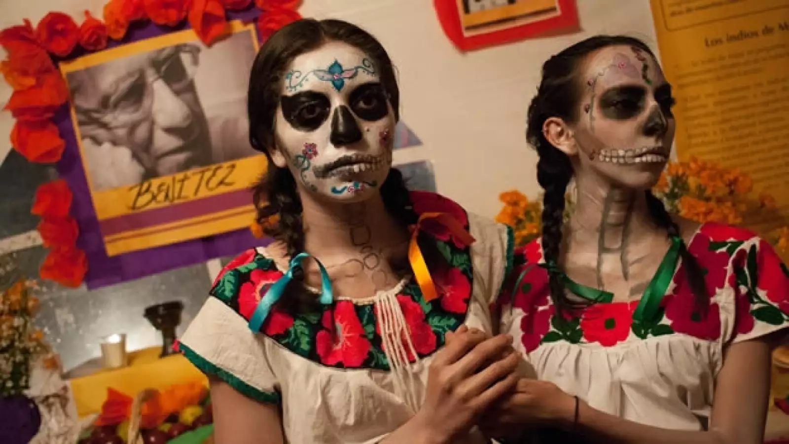 La UNAM recibe las ofrendas de muertos