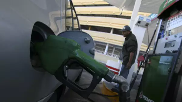 Debido a la exclusividad, las gasolineras deben pagar un sobreprecio de 1,000 mdp al año. (Foto: Cuartoscuro)