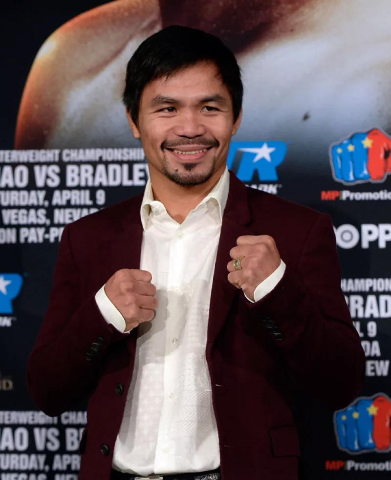 El boxeador se integró ayer al Senado de su país y, se dice, entre sus planes futuros estaría buscar la presidencia.