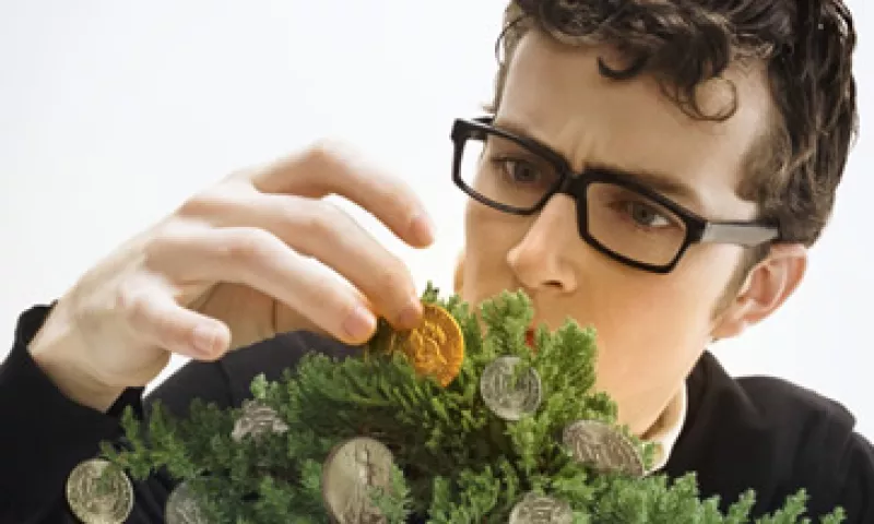 Si cuentas con un millón de pesos y quieres invertirlos, una alternativa es aprovechar los precios bajos de empresas en sectores como la construcción en Estados Unidos. (Foto: Thinkstock)