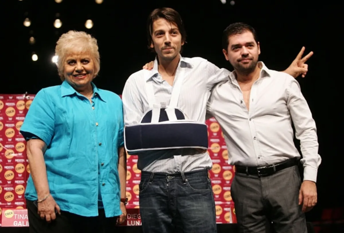 Los productores Tina Galindo y Claudio Carrera apoyaron a Diego Luna en todo momento.